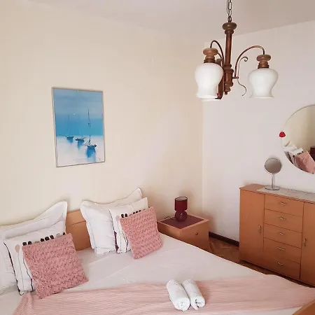 Appartement Lena *